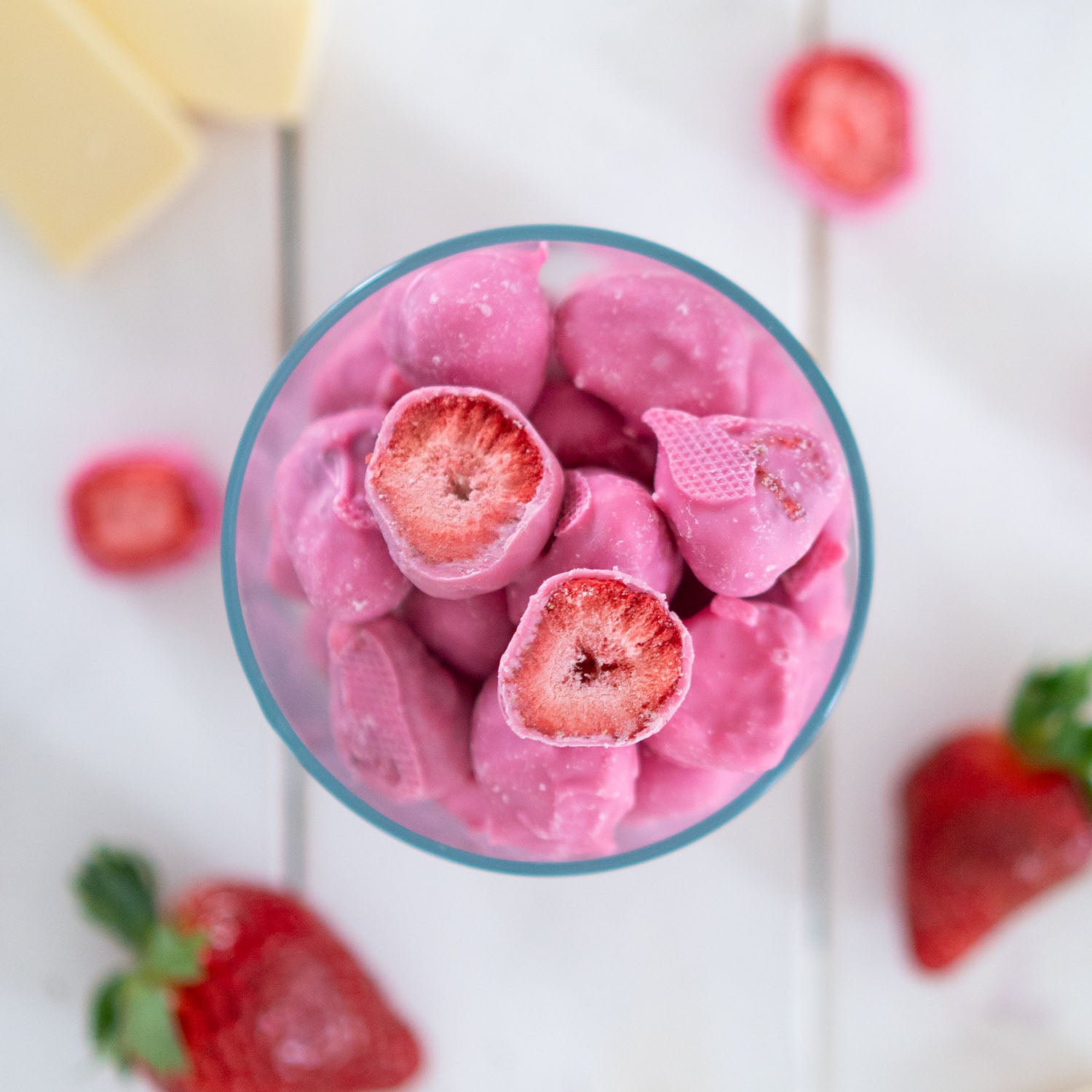 PEPELINI Geschenkbox Gefriergetrocknete Schoko-Erdbeeren - Weiße Schokolade